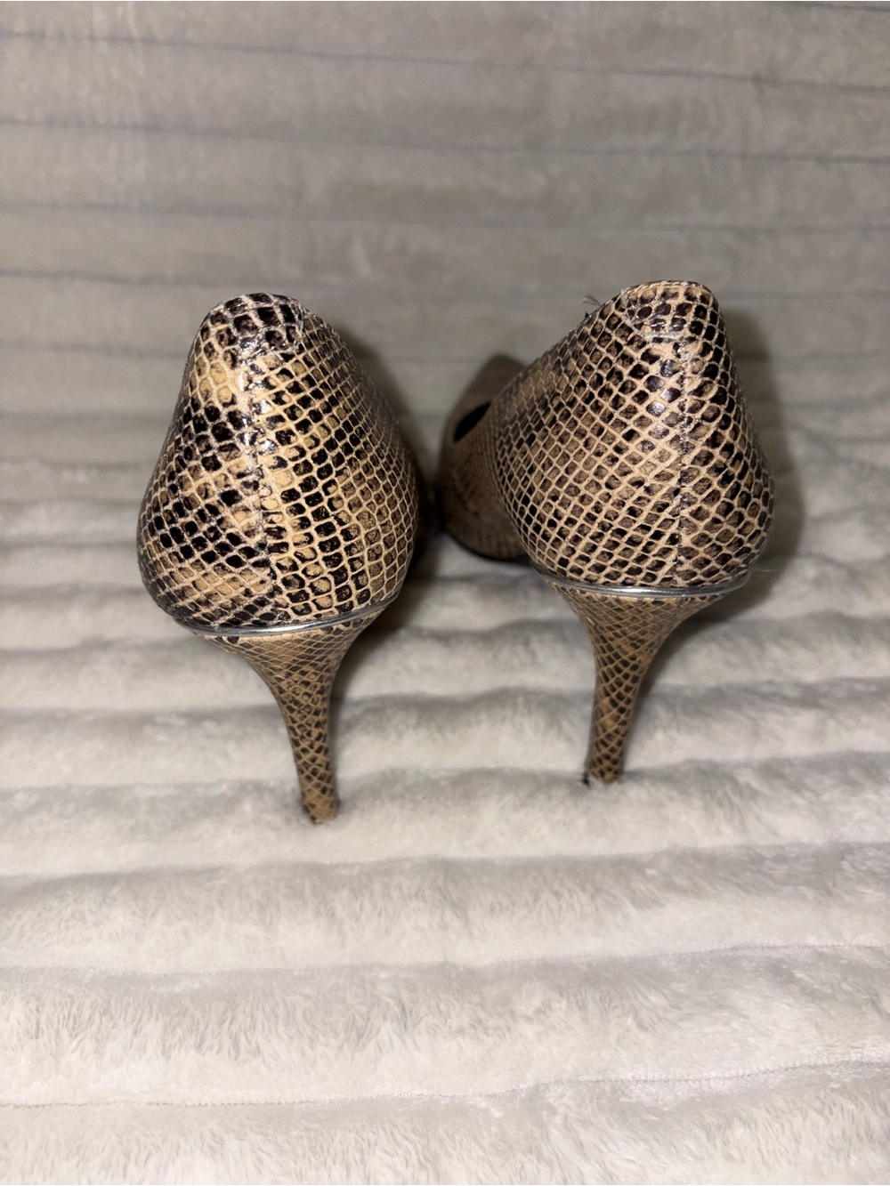 Ralph Lauren Brown Snake-Print Pointed-Toe Pumps size 8 - Picture 4 of 8